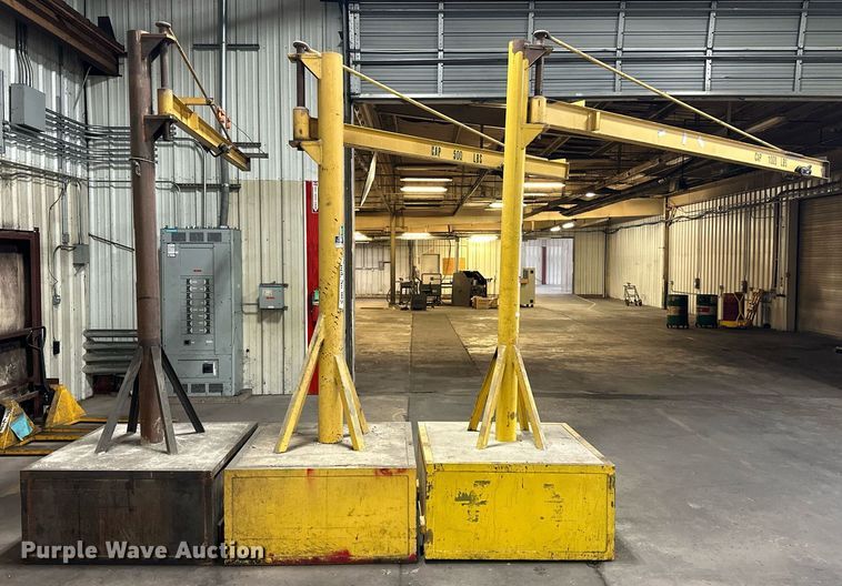 image for item EJ5116 (3) jib cranes