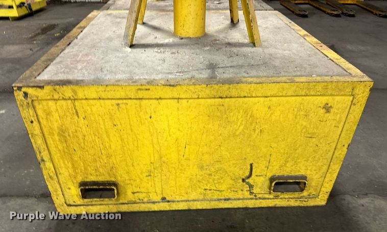 image for item EJ5116 (3) jib cranes