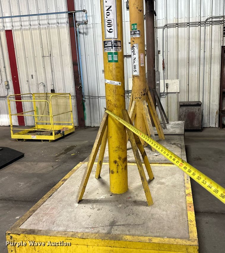 image for item EJ5116 (3) jib cranes