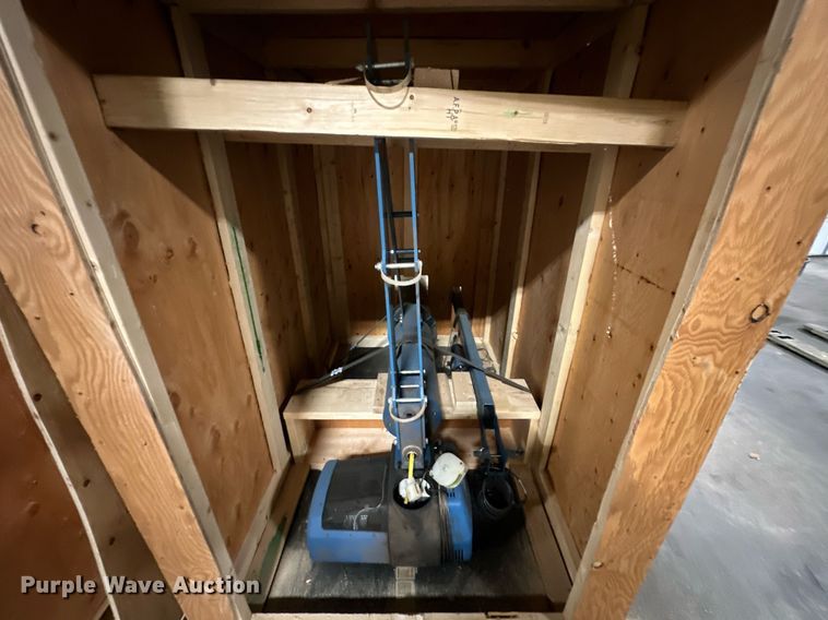 image for item EJ5121 (2) Gorbel jib cranes