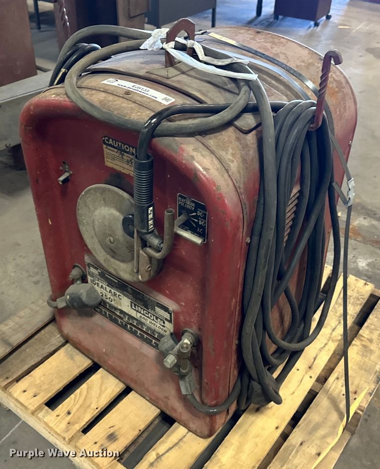 image for item EJ5133 Lincoln Electric Idealarc 250 welder
