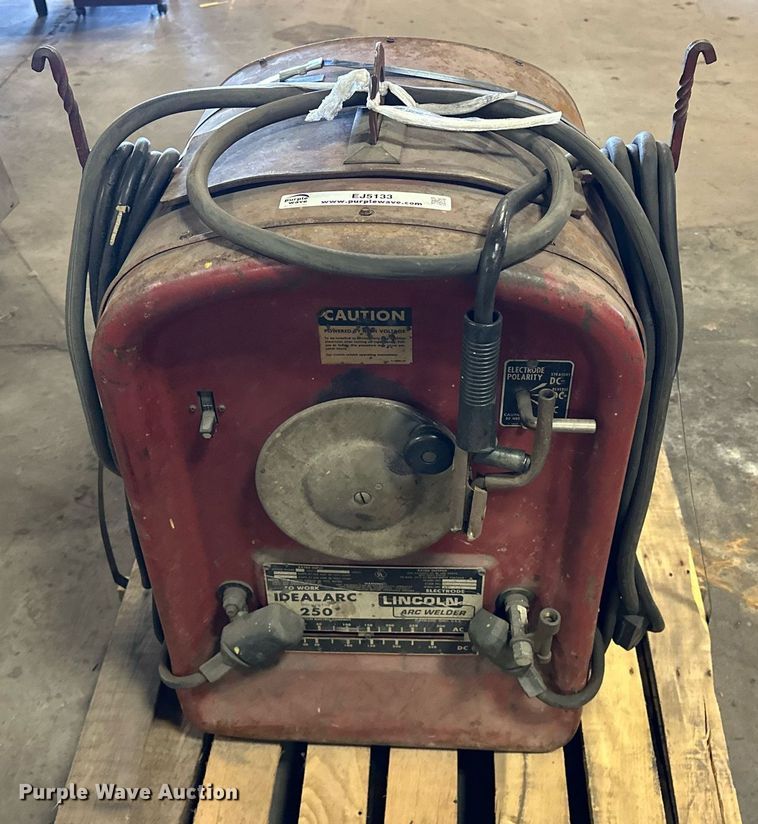 image for item EJ5133 Lincoln Electric Idealarc 250 welder