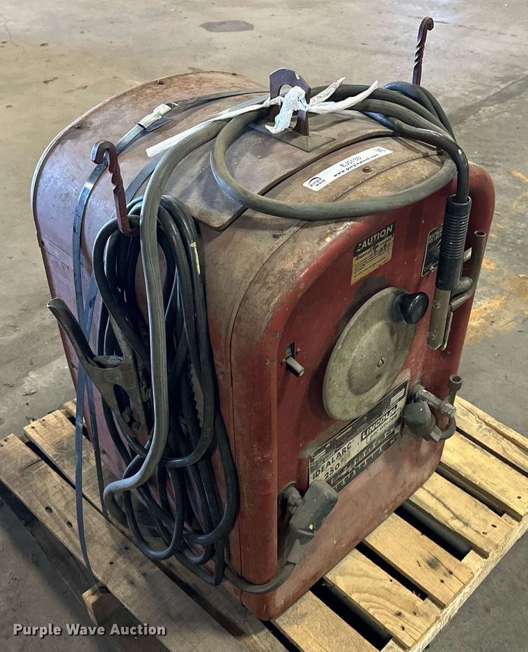 image for item EJ5133 Lincoln Electric Idealarc 250 welder