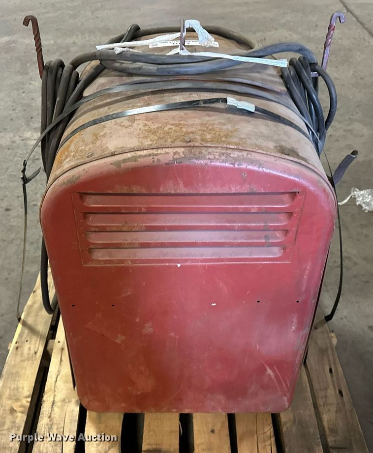 image for item EJ5133 Lincoln Electric Idealarc 250 welder