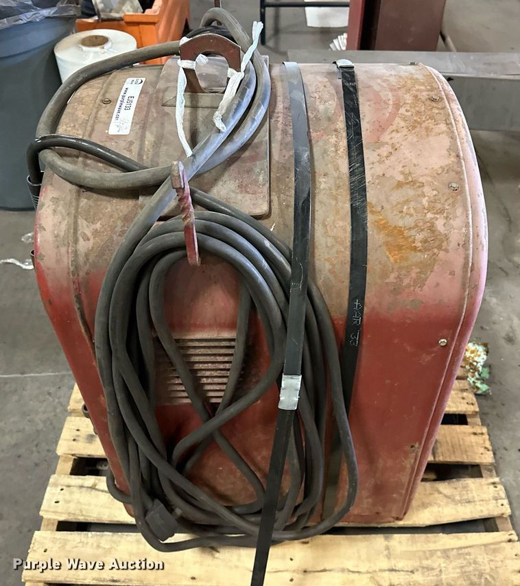 image for item EJ5133 Lincoln Electric Idealarc 250 welder