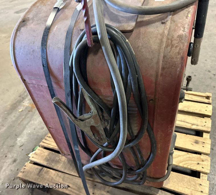 image for item EJ5133 Lincoln Electric Idealarc 250 welder
