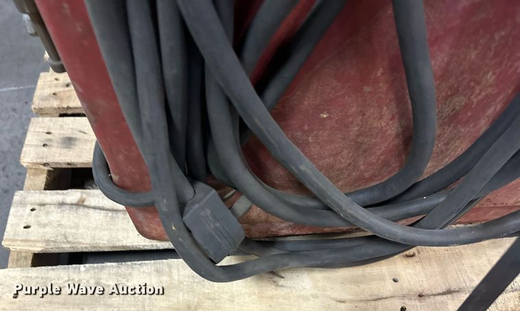 image for item EJ5133 Lincoln Electric Idealarc 250 welder