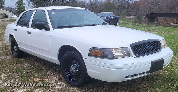 image for item EJ8105 2002 Ford Crown Victoria Police Interceptor 