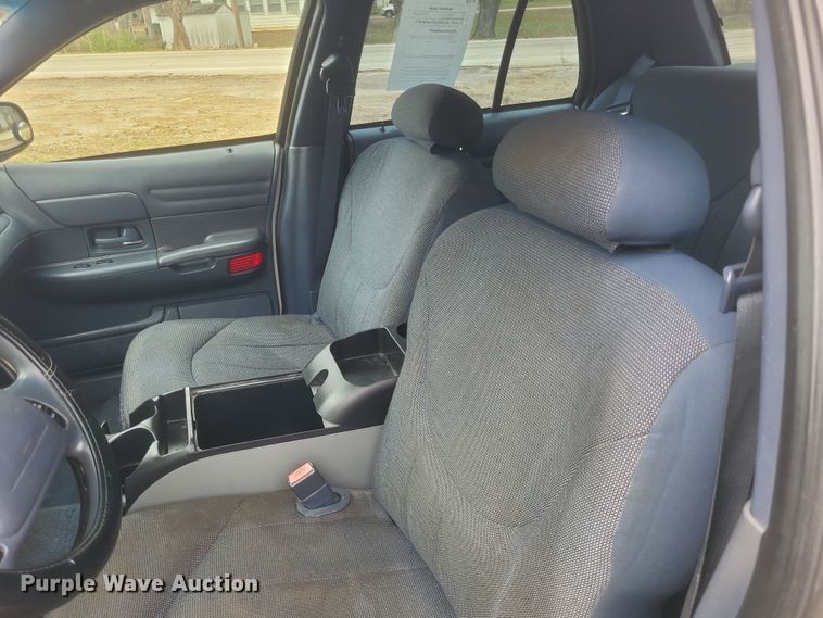 image for item EJ8105 2002 Ford Crown Victoria Police Interceptor 