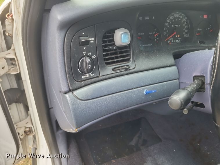 image for item EJ8105 2002 Ford Crown Victoria Police Interceptor 