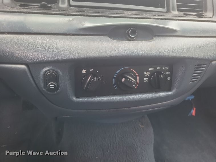 image for item EJ8105 2002 Ford Crown Victoria Police Interceptor 