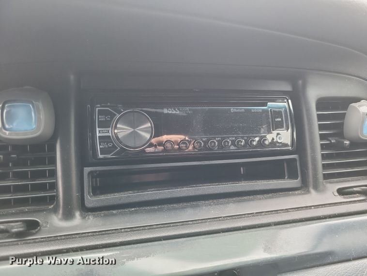 image for item EJ8105 2002 Ford Crown Victoria Police Interceptor 