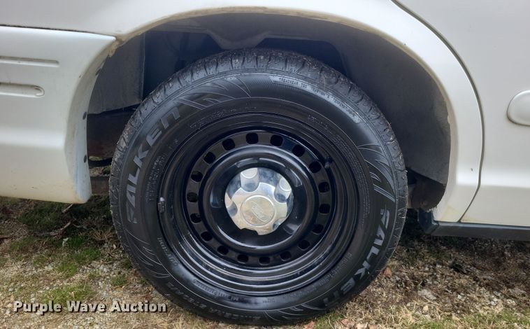 image for item EJ8105 2002 Ford Crown Victoria Police Interceptor 