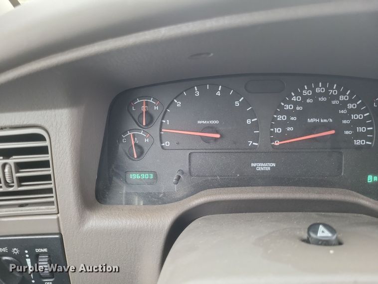 image for item EJ8107 2002 Dodge Durango SLT SUV