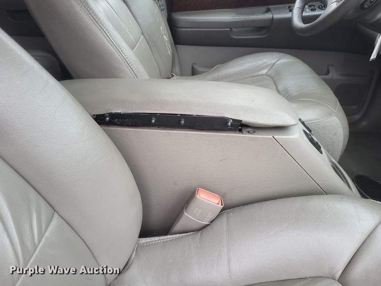 image for item EJ8107 2002 Dodge Durango SLT SUV