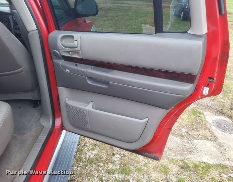 image for item EJ8107 2002 Dodge Durango SLT SUV