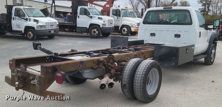 image for item EJ8108 2015 Ford F550 Super Duty XL truck cab and chassis