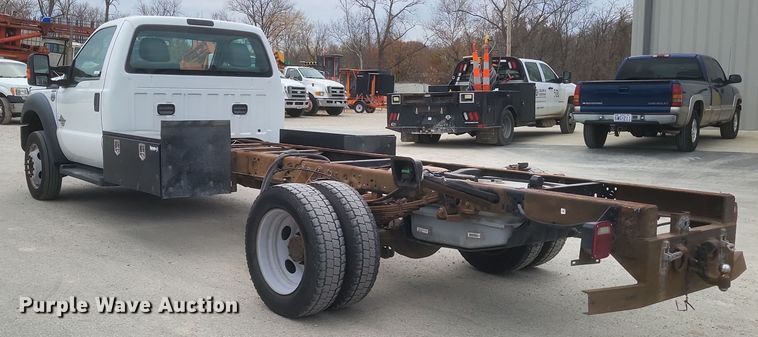 image for item EJ8108 2015 Ford F550 Super Duty XL truck cab and chassis