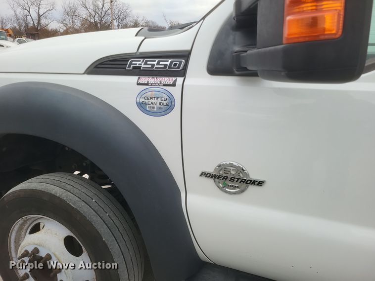 image for item EJ8108 2015 Ford F550 Super Duty XL truck cab and chassis