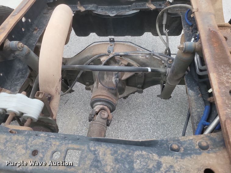 image for item EJ8108 2015 Ford F550 Super Duty XL truck cab and chassis