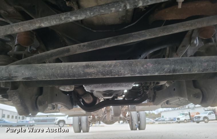 image for item EJ8108 2015 Ford F550 Super Duty XL truck cab and chassis