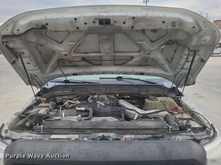 image for item EJ8108 2015 Ford F550 Super Duty XL truck cab and chassis