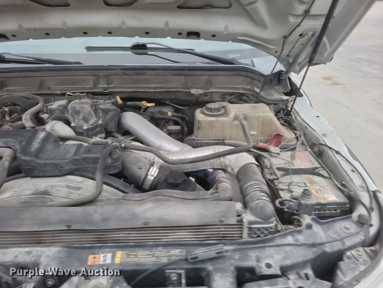 image for item EJ8108 2015 Ford F550 Super Duty XL truck cab and chassis