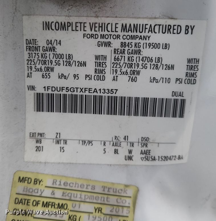 image for item EJ8108 2015 Ford F550 Super Duty XL truck cab and chassis