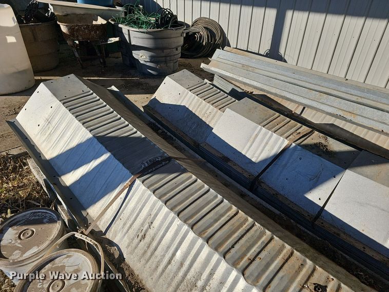 image for item EK2440 American Steel hut