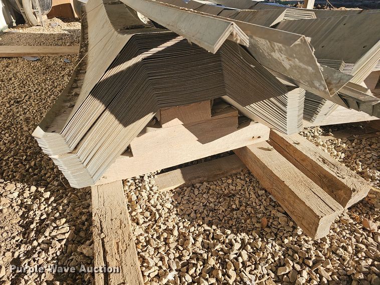 image for item EK2440 American Steel hut