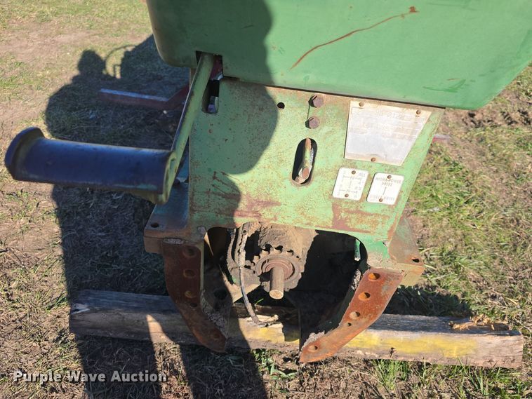 image for item EK2457 Oliver 1800 front tractor assembly