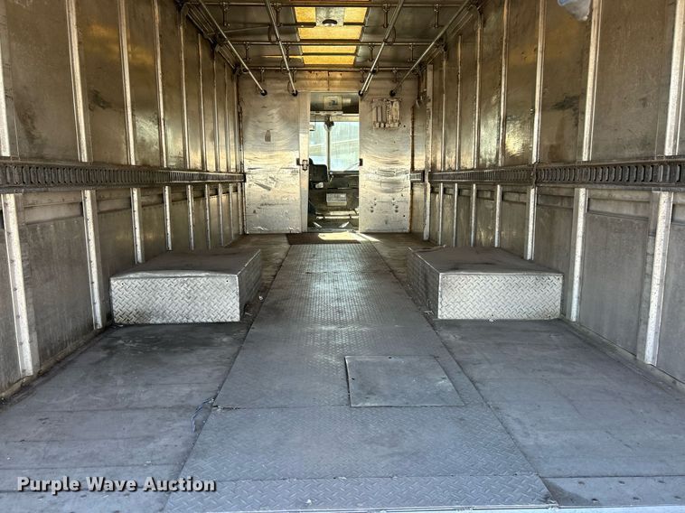 image for item EK3434 2004 Freightliner MT45 delivery van