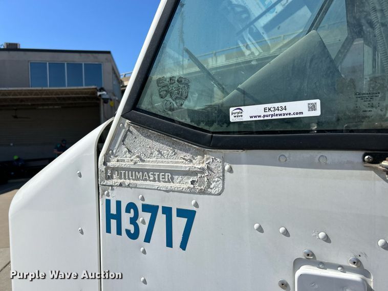 image for item EK3434 2004 Freightliner MT45 delivery van