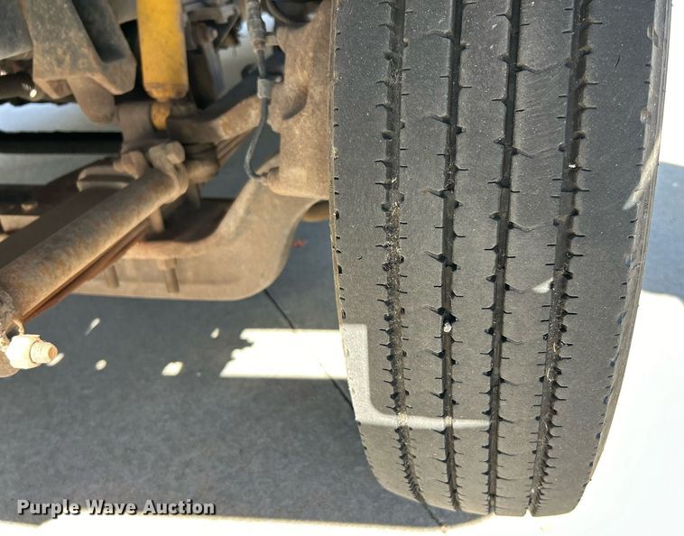 image for item EK3434 2004 Freightliner MT45 delivery van