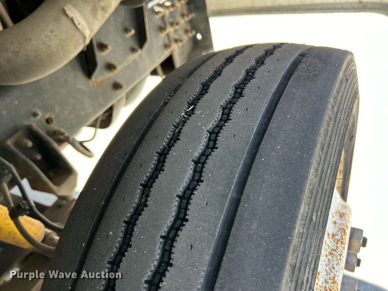 image for item EK3434 2004 Freightliner MT45 delivery van