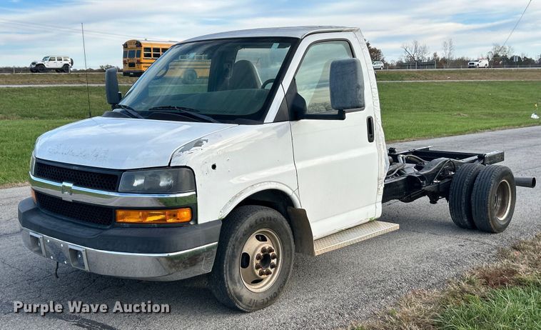 image for item EK3697 2009 Chevrolet Express 3500 van cab and chassis