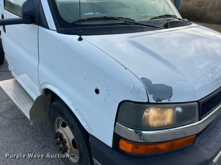 image for item EK3697 2009 Chevrolet Express 3500 van cab and chassis