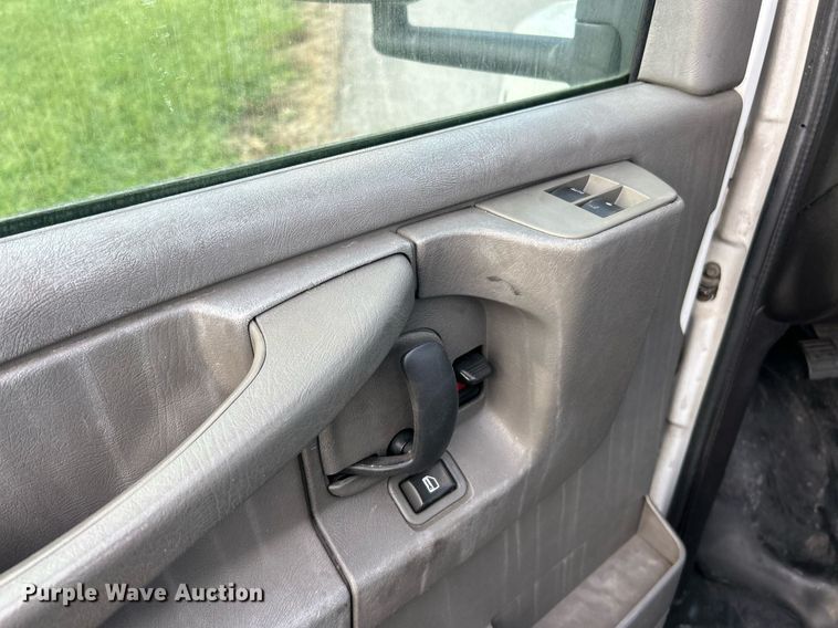 image for item EK3697 2009 Chevrolet Express 3500 van cab and chassis