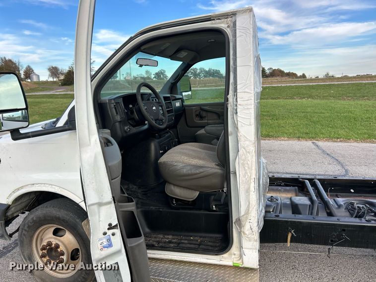 image for item EK3697 2009 Chevrolet Express 3500 van cab and chassis
