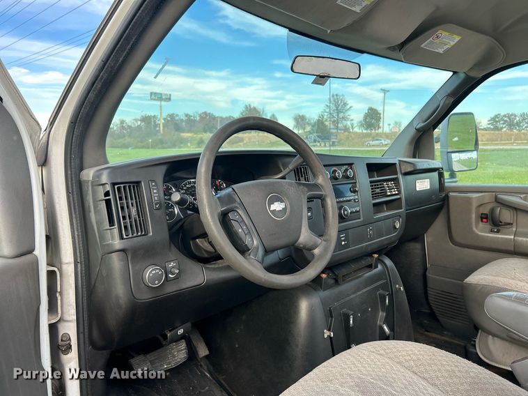 image for item EK3697 2009 Chevrolet Express 3500 van cab and chassis