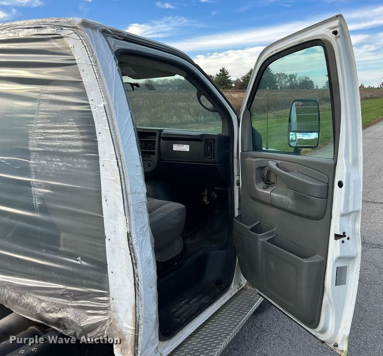 image for item EK3697 2009 Chevrolet Express 3500 van cab and chassis