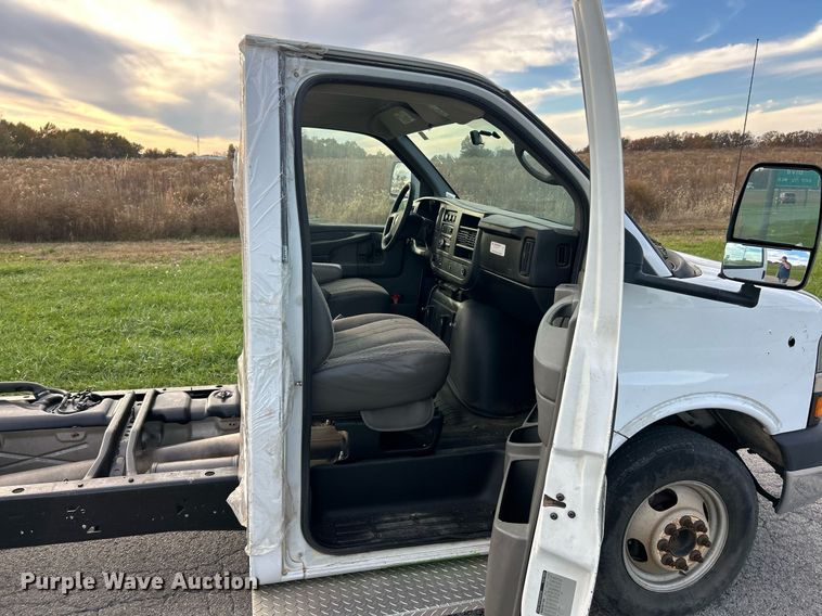 image for item EK3697 2009 Chevrolet Express 3500 van cab and chassis