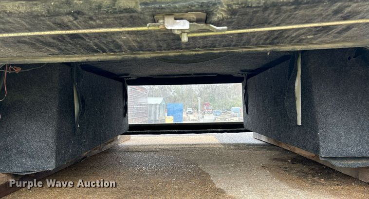 image for item EK3707 Leer pickup truck topper