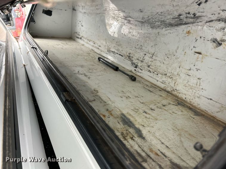 image for item EK3707 Leer pickup truck topper