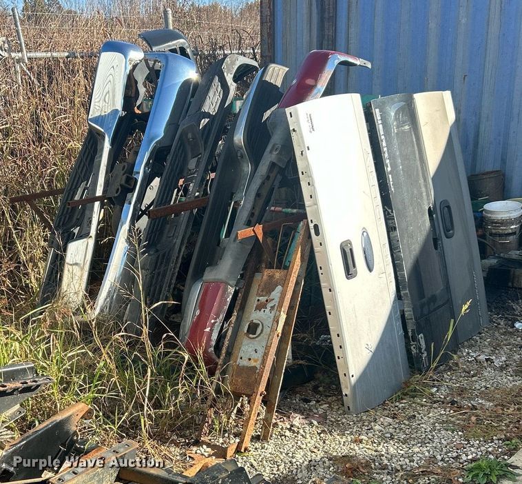 image for item EK3717 Pickup truck parts