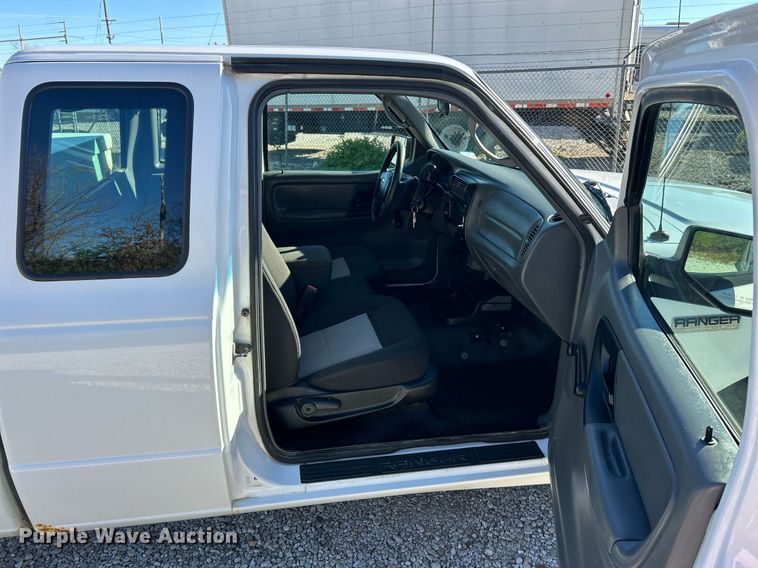 image for item EK3722 2006 Ford Ranger SuperCab pickup truck
