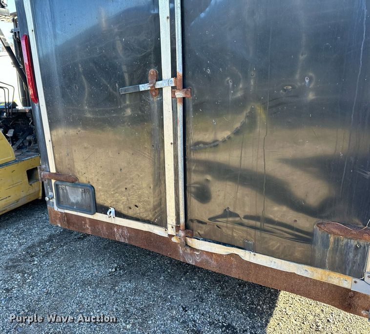 image for item EN2554 2009 Royal Cargo enclosed cargo trailer