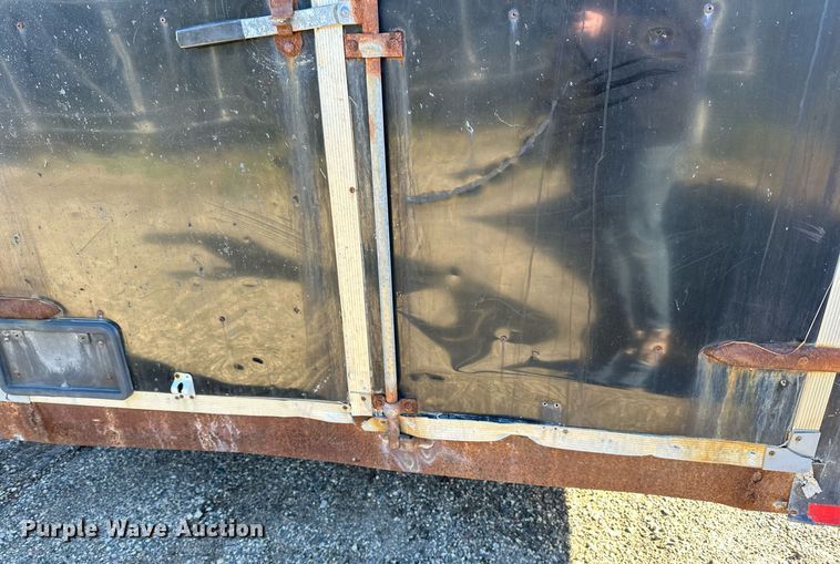 image for item EN2554 2009 Royal Cargo enclosed cargo trailer