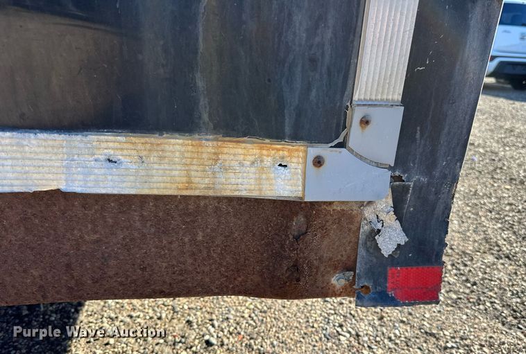 image for item EN2554 2009 Royal Cargo enclosed cargo trailer