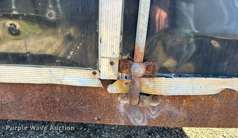 image for item EN2554 2009 Royal Cargo enclosed cargo trailer